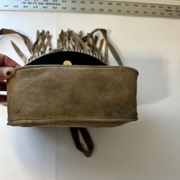Small Tan Suede Fringe Crossbody Bag Snap Closure Womens Purse - Picture 8 of 8